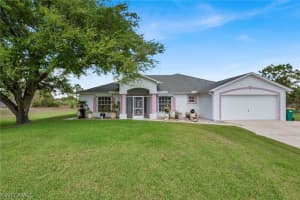 885 47th Ave Ne, Naples