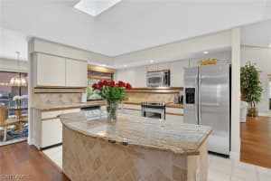 812 Pine Creek Lane, Naples, FL 34108 - MLS#226010493