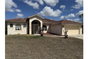 2041 24th Avenue, Naples, FL 34120 - MLS#226010506