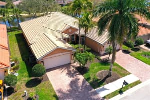 14318 Manchester Dr, Naples