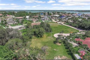 965 Leo Court, Marco Island, FL 34145 - MLS#226010586
