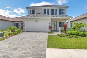 4652 Centaurus Cir, Naples