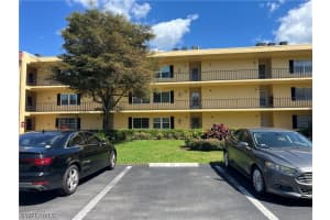 1085 Forest Lakes Dr 8202, Naples