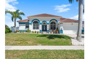 679 Seagrape Drive, Marco Island, FL 34145 - MLS#226010729