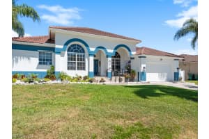 679 Seagrape Drive, Marco Island, FL 34145 - MLS#226010729