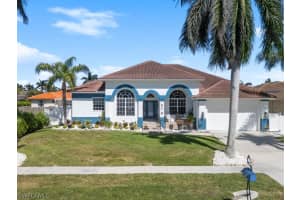 679 Seagrape Drive, Marco Island, FL 34145 - MLS#226010729