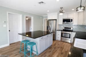 122 Leawood Circle, Naples, FL 34104 - MLS#226010732