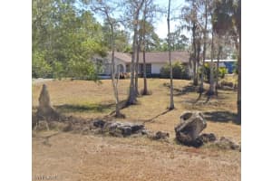 1750 24th Ave Ne, Naples
