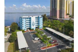 2711 1st Street, Fort Myers, FL 33916 - MLS#226010875