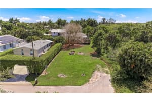 2332 Sunset Avenue, Naples, FL 34112 - MLS#226010910