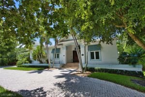 2201 Beacon Lane, Naples, FL 34103 - MLS#226010966