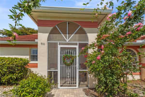 930 Moon Lake Drive, Naples, FL 34104 - MLS#226010995