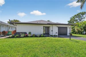 19 Crooked Ln 15, Naples