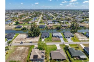427 7th Avenue, Cape Coral, FL 33993 - MLS#226011042