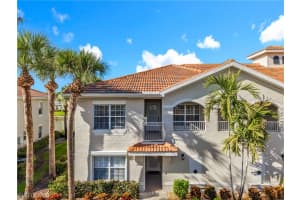 3015 Horizon Ln 2702, Naples