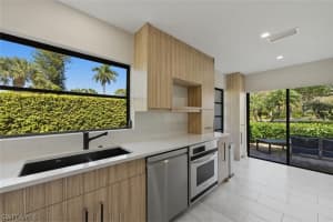 909 Reef Point Circle, Naples, FL 34108 - MLS#226011158