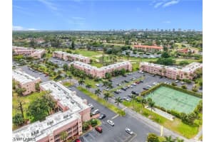 150 TURTLE LAKE Court, Naples, FL 34105 - MLS#226011180