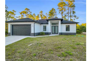 2700 42nd St W, Lehigh Acres