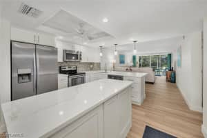 15161 Cedarwood Ln 1105, Naples