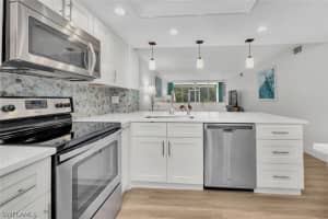 15161 Cedarwood Lane, Naples, FL 34110 - MLS#226011242