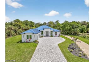 522 17th Street, Naples, FL 34117 - MLS#226011337