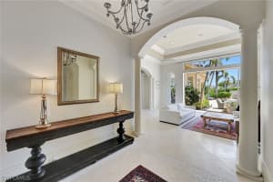 2052 Isla Vista Ln, Naples
