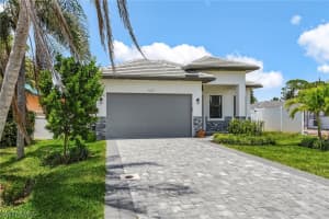 859 108th Avenue, Naples, FL 34108 - MLS#226011400