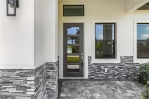 859 108th Avenue, Naples, FL 34108 - MLS#226011400