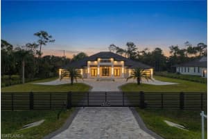 1874 39th Street, Naples, FL 34117 - MLS#226011424