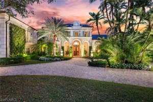 1132 Dormie Dr, Naples