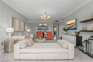 9473 Casoria Ct 202, Naples