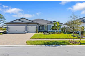 1992 Don Benito Way, Naples