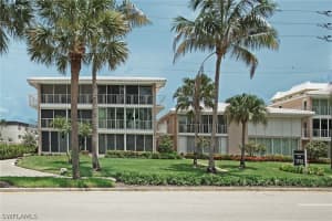 1910 Gulf Shore Blvd N 102, Naples