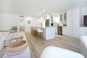 1910 Gulf Shore Boulevard, Naples, FL 34102 - MLS#226011552