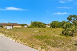 5402 5th Street, Lehigh Acres, FL 33971 - MLS#226011587