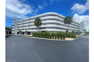 12945 Vanderbilt Dr 402, Naples