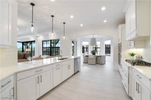 16371 Viansa Way, Naples, FL 34110 - MLS#226011732