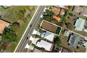 686 111th Avenue, Naples, FL 34108 - MLS#226011864