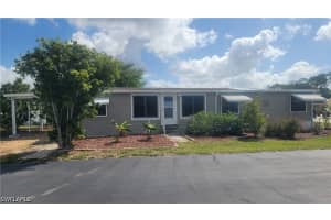 4712 Tahiti Drive, Bonita Springs, FL 34134 - MLS#226011888