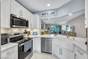 859 Tanbark Drive, Naples, FL 34108 - MLS#226011914