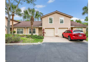 3505 Avion Woods Ct 902, Naples