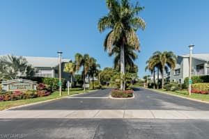 2132 Tama Circle, Naples, FL 34112 - MLS#226011932