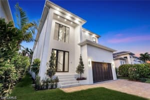 513 92nd Avenue, Naples, FL 34108 - MLS#226012007