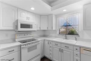 27670 View Drive, Bonita Springs, FL 34135 - MLS#226012034