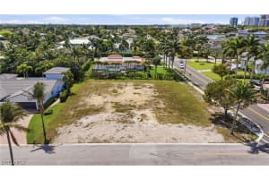 504 Parkwood Lane, Naples, FL 34103 - MLS#226012048