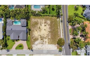 504 Parkwood Lane, Naples, FL 34103 - MLS#226012048