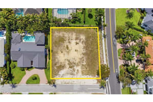 504 Parkwood Lane, Naples, FL 34103 - MLS#226012048