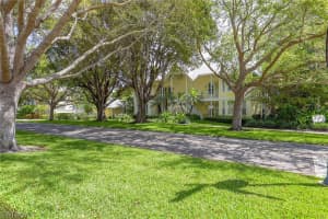 281 4th Street, Naples, FL 34102 - MLS#226012178