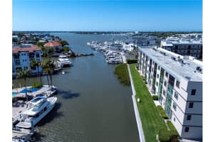 805 River Point Drive, Naples, FL 34102 - MLS#226012337