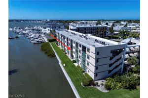 805 River Point Drive, Naples, FL 34102 - MLS#226012337